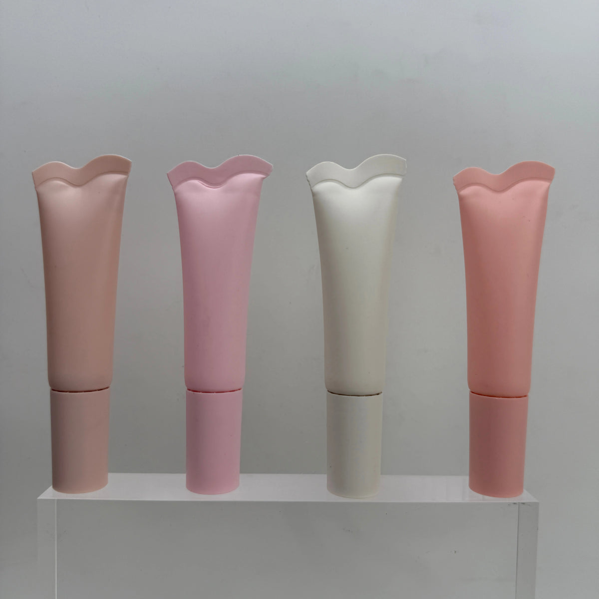 14ml Squeeze Lip Balm Tubes Empty Soft Plastic Packaging Custom Logo Lip Oil Lipgloss Eye Cream Tube for Lipstick & Cosmetics