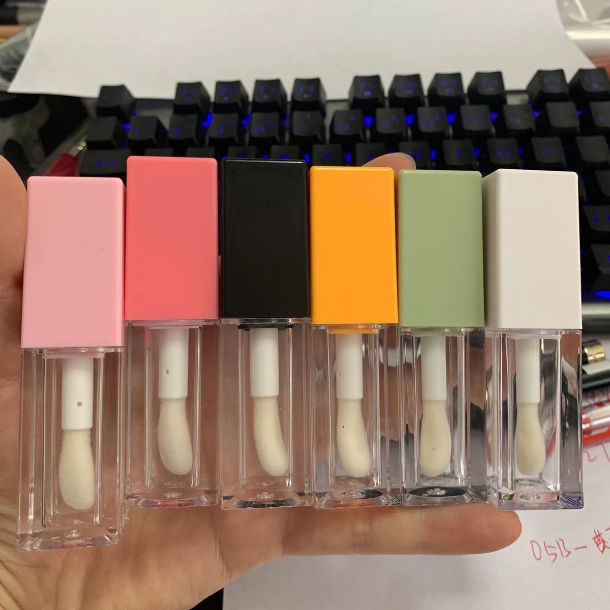 Custom Lipgloss Packaging Bottle Container with Brush Plastic Lip Gloss Cosmetic Empty Tube Private Label
