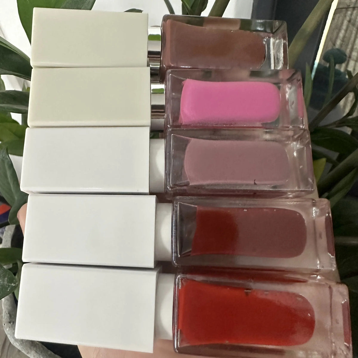 Customized Logo Lipgloss with Metal Applicator Glass Pressed Tube Pick Colors Long Lasting Matte Lipstick Moisturizing Lipgloss