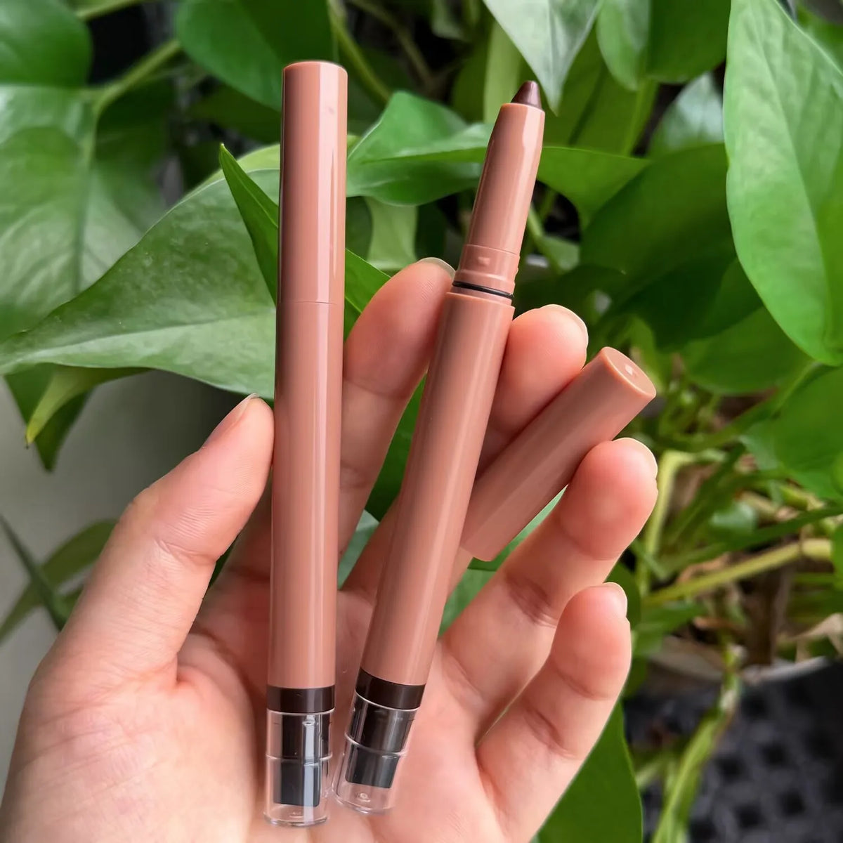 OEM 9 Colors Smooth Matte Lipliner Waterproof High Pigmented Creamy Matte Lip Liner Private Label