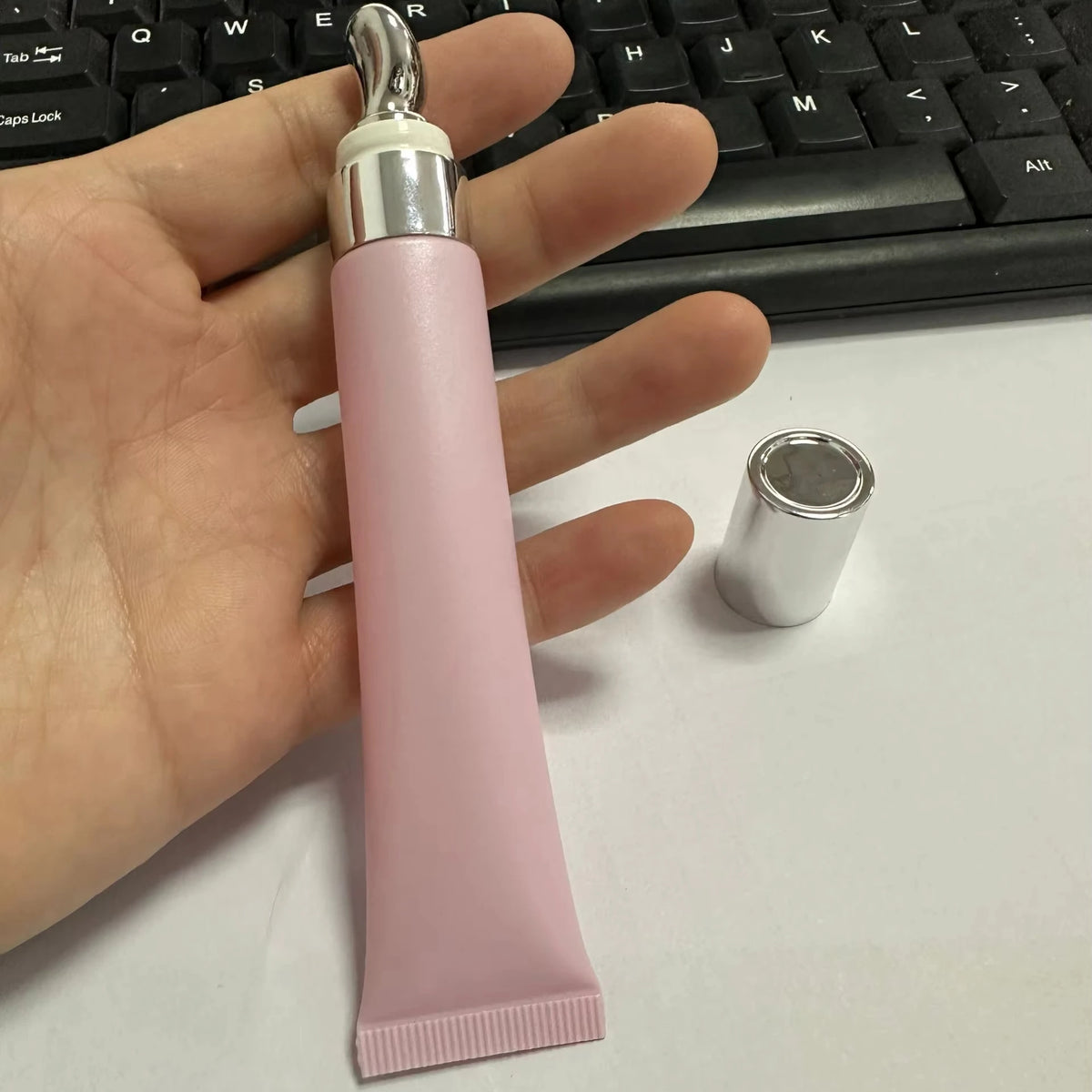 Soft Squeeze Tube Lip Treatment Natural Vegan Shiny Lipgloss Hydrating Moisturizing Vanilla Flavored Lip Gloss