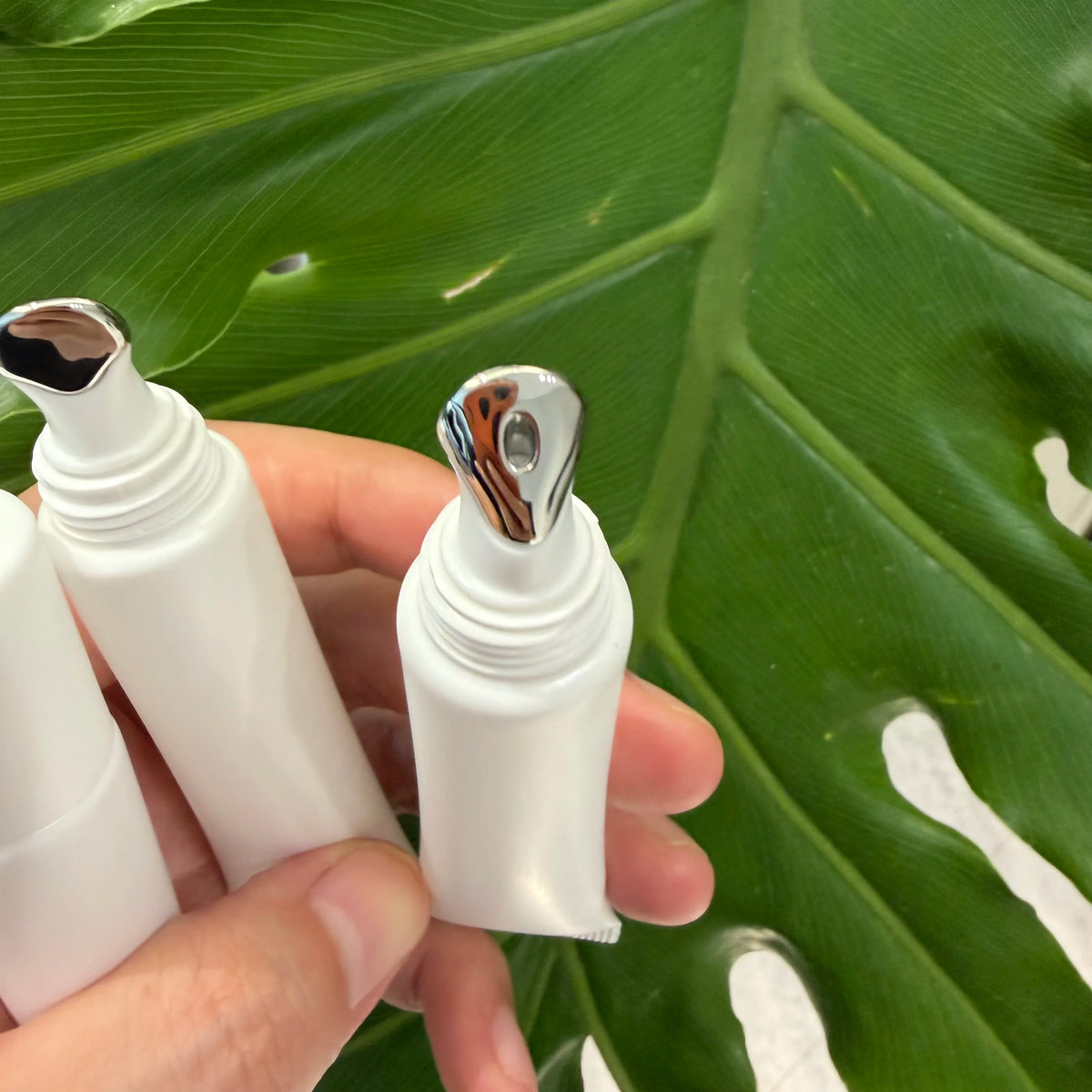 Wholesale Bulk Lipgloss Tubes White Cosmetics Packaging Bottle 15ml Empty Metal Applicator Squeeze Lip Balm Plastic Tube