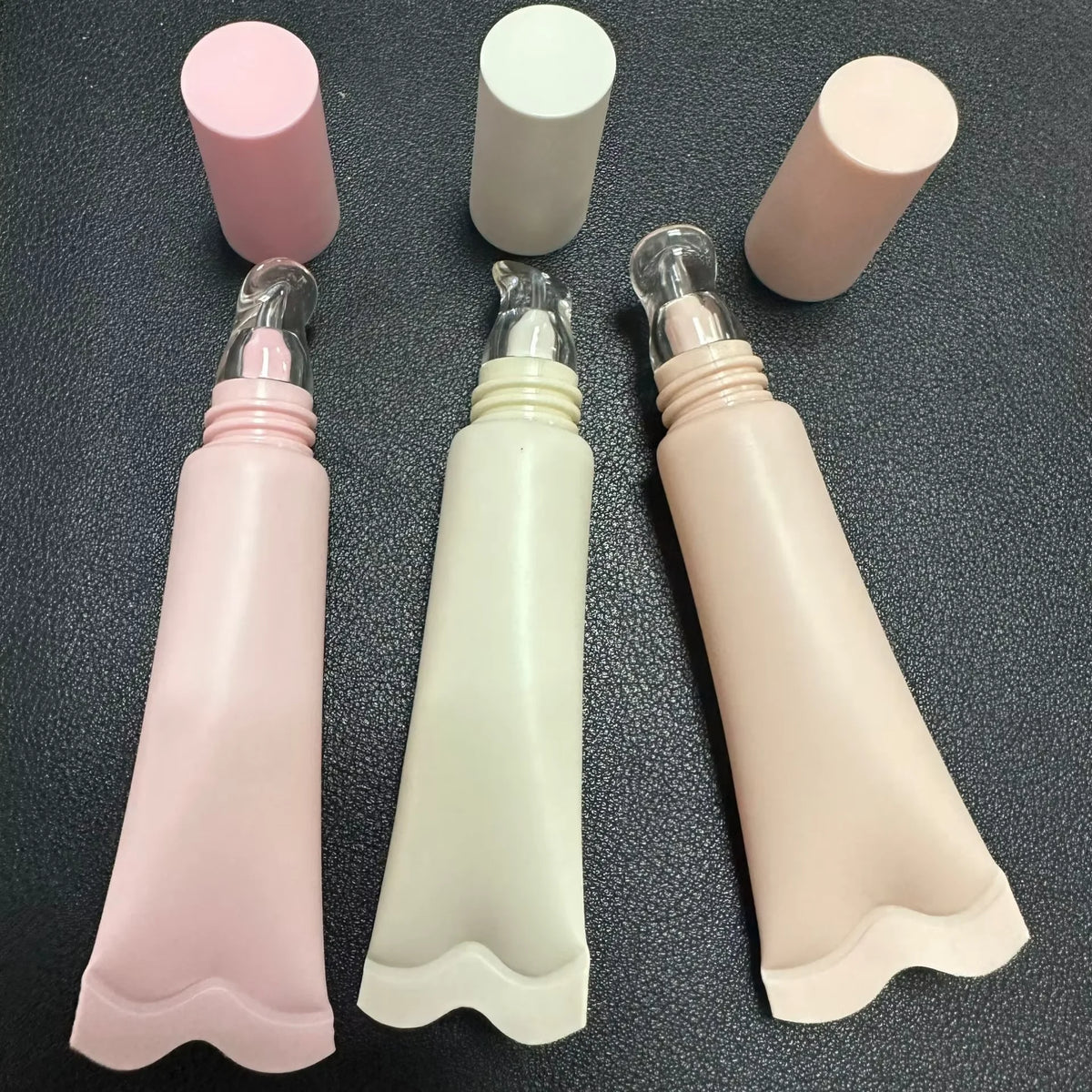Custom Empty  Lip Gloss Containers New Design Empty Squeeze Soft Tube 14ml