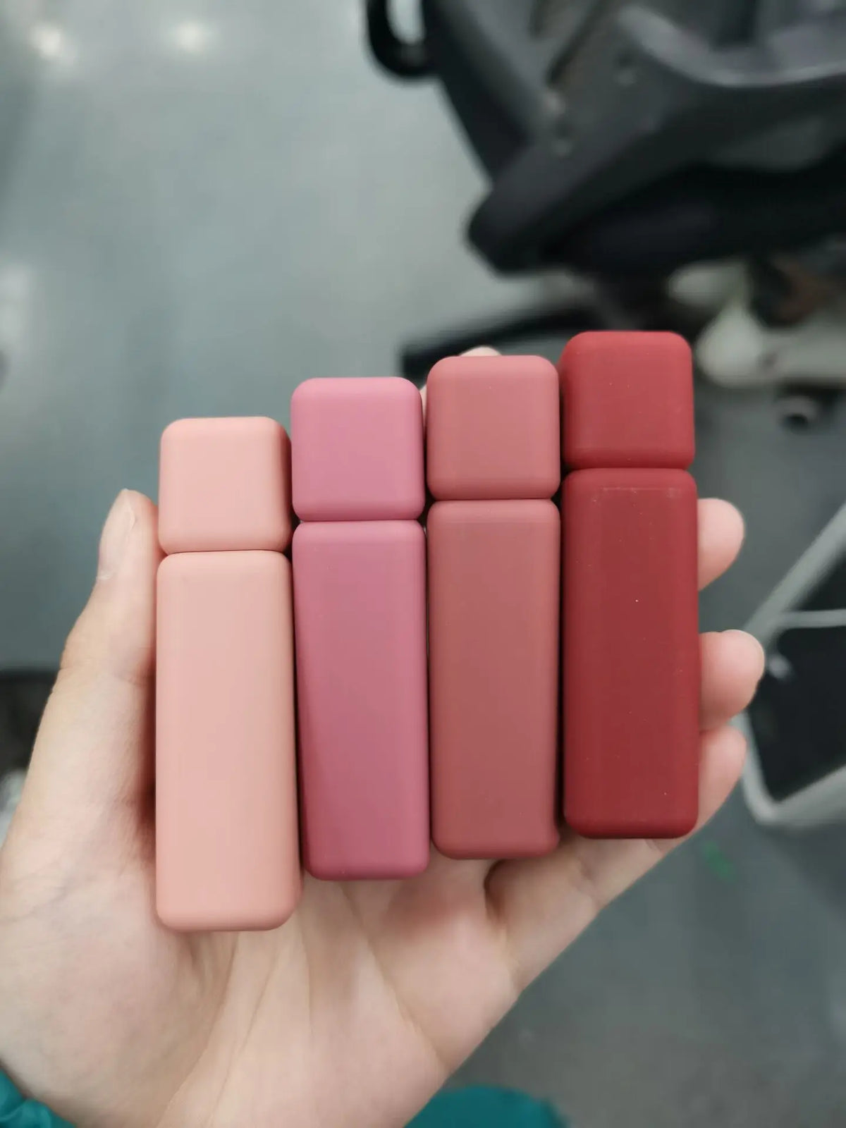 stock plastic 3.5ml plasticine empty square lipgloss container tube with frosted bottle low moq lipstick tube