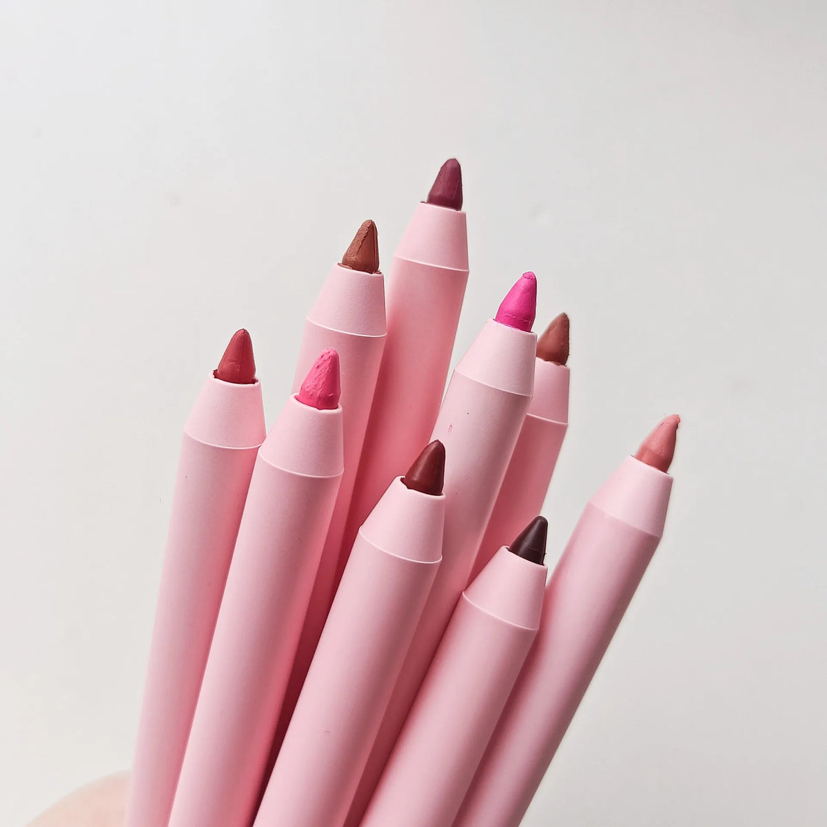 Mineral lip liner pencil