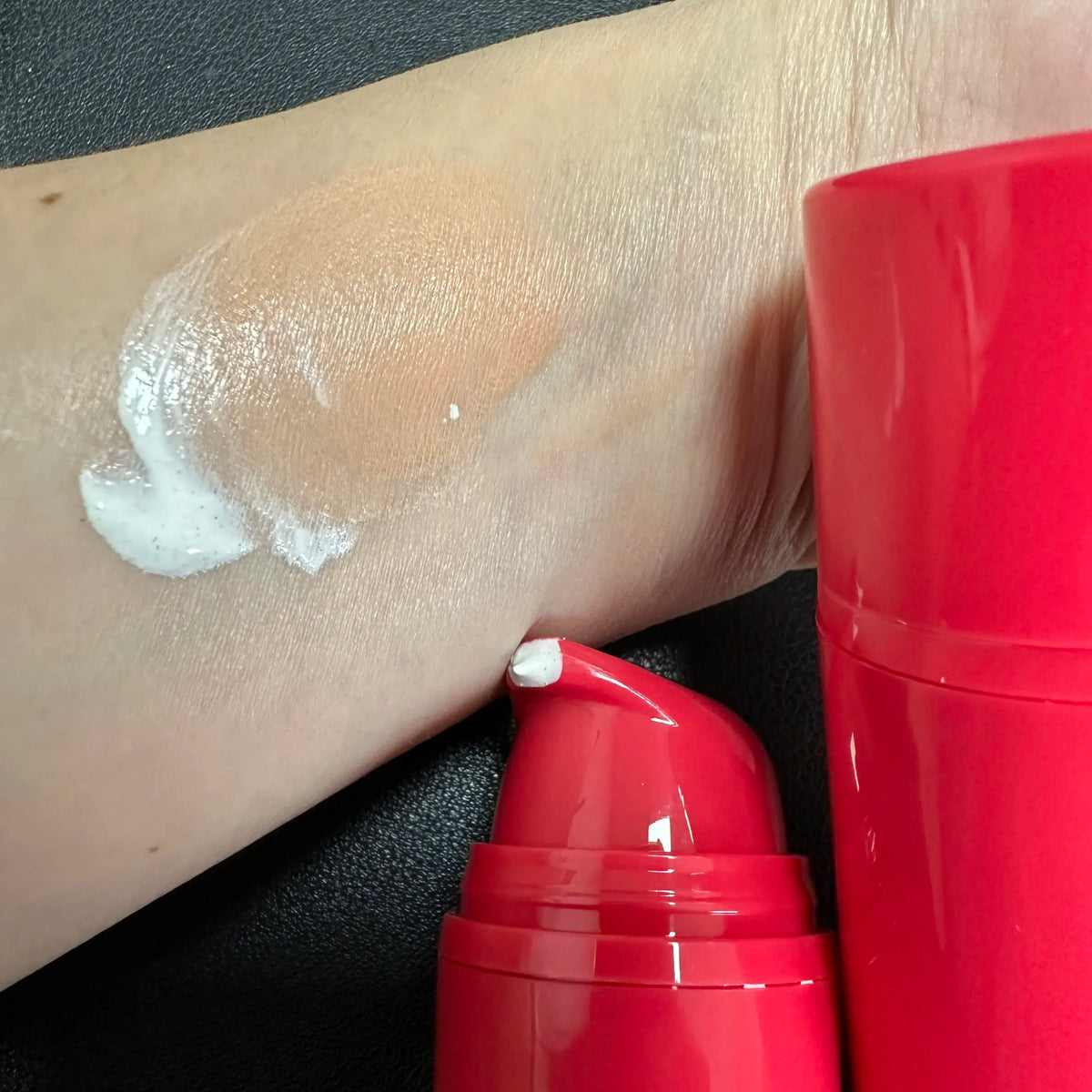 Full coverage waterproof liquid foundation