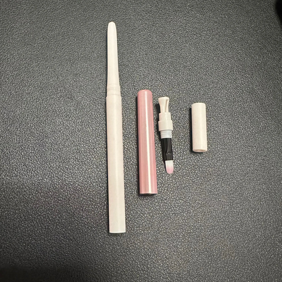 Retractable lip liner with sharpener