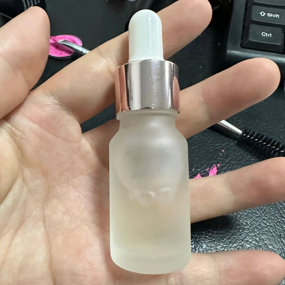 Clear vegan eyeshadow glue base primer
