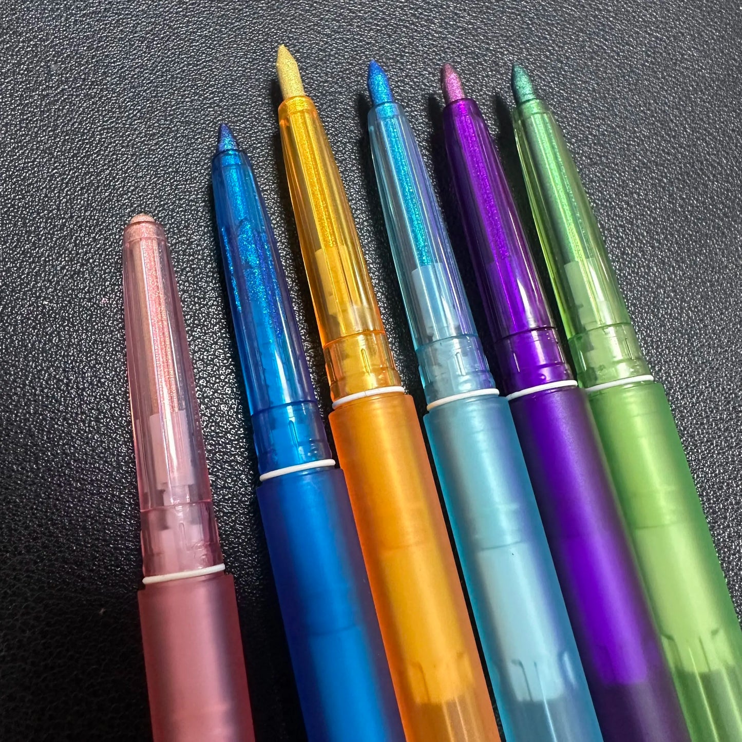 Chameleon eye shadow and eyeliner pen