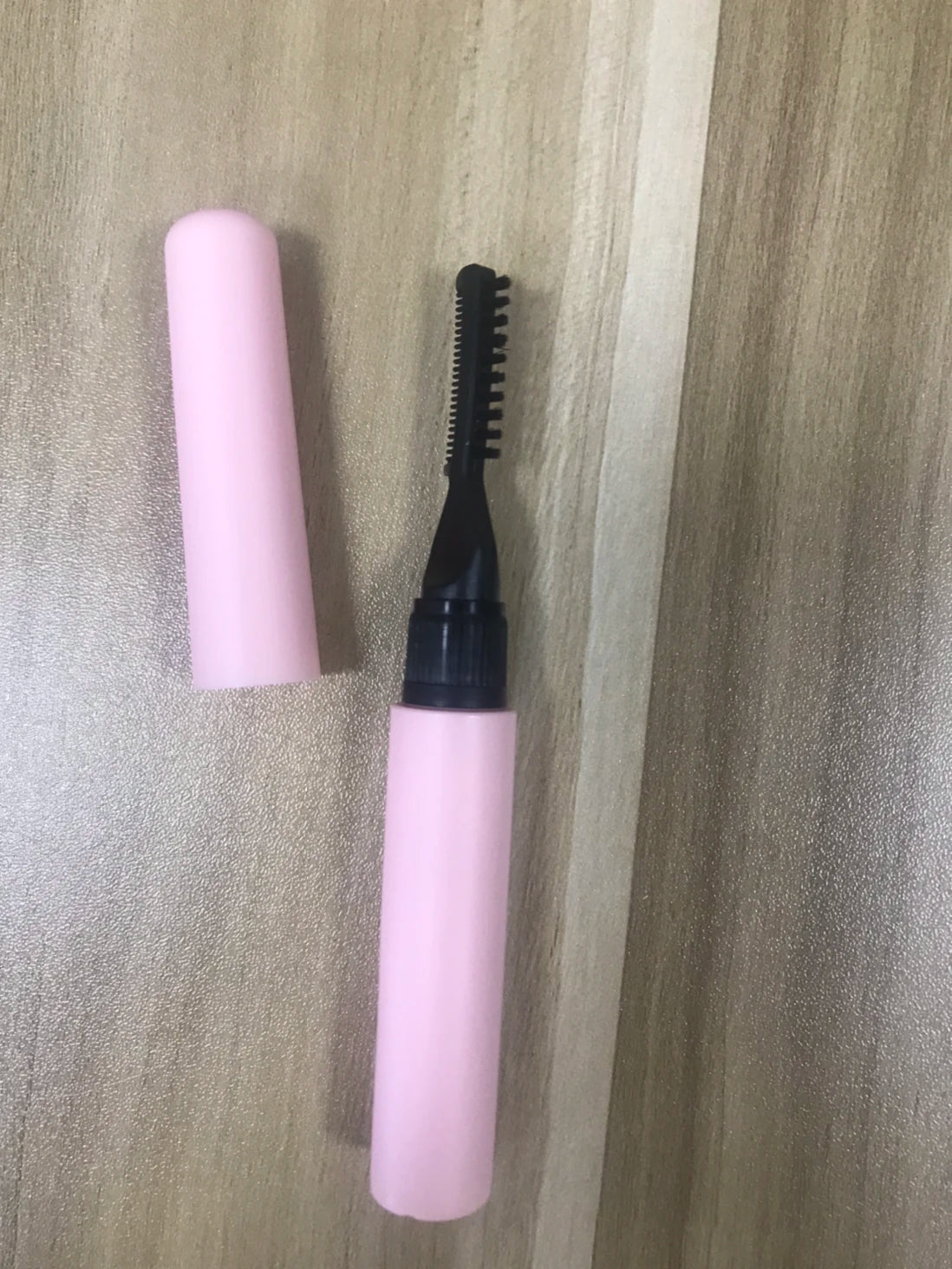 Liquid eyebrow gel with brush