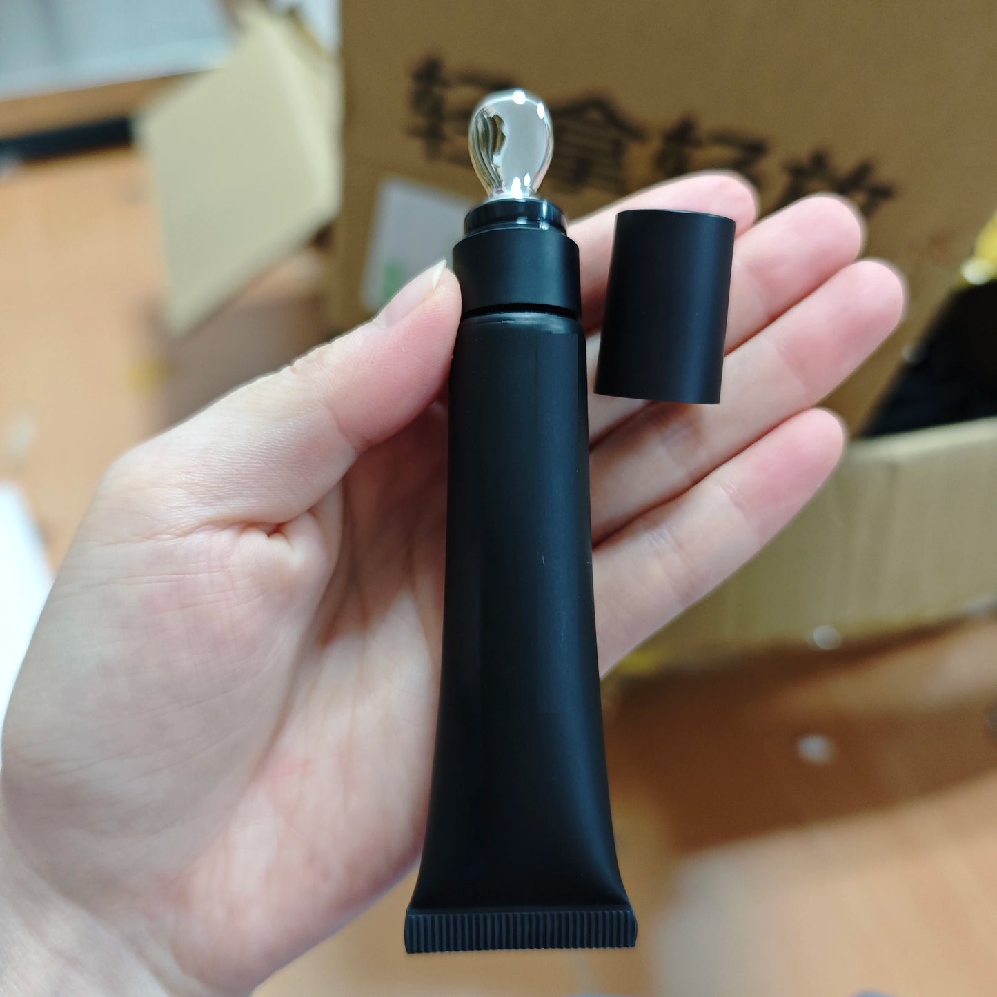 Empty soft squeeze tubes for cosmetics packaging