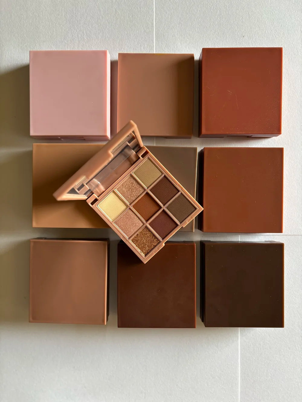 9-color vegan nude eyeshadow palette