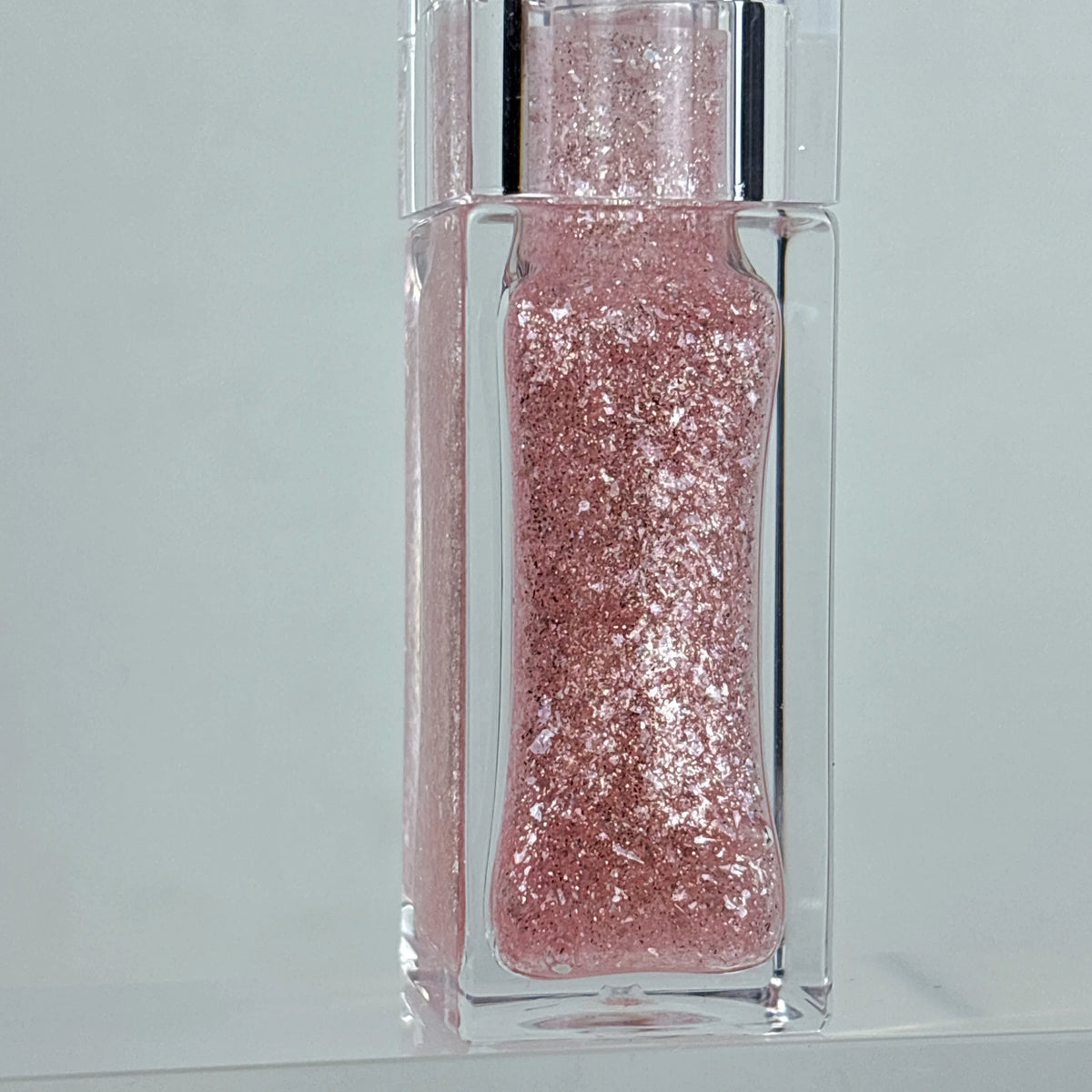 moisturizing shiny glossy lip oil gloss pomegranate waterproof vegan color changing lip oil