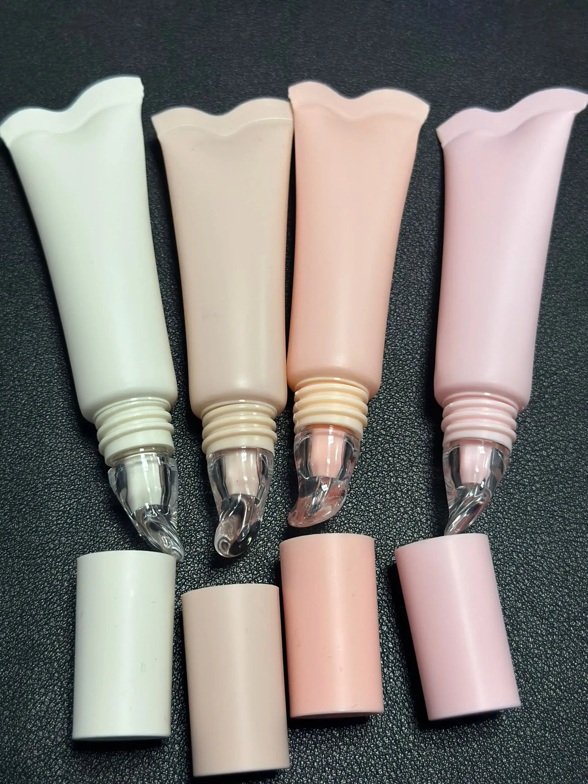 Empty 14 ml lip gloss squeeze tube