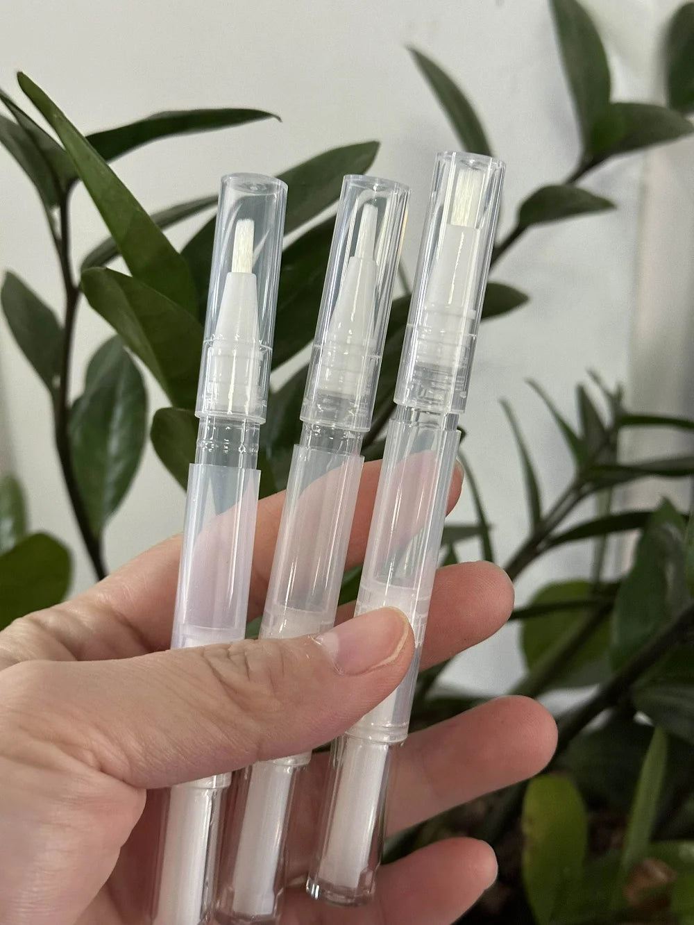Empty cuticle oil twist pen with brush for nail and lip care