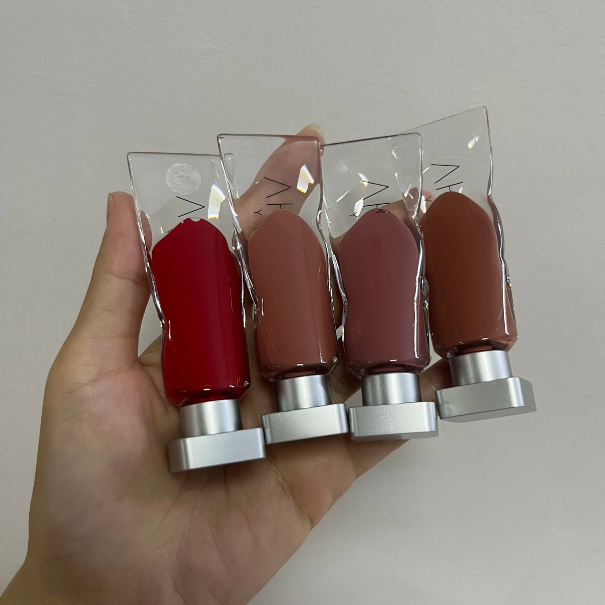 Private Label Pigment Lipgloss Luxury Tubes Custom Logo Liquid Lip Gloss Cute Lip Gloss Glossy Shiny Vegan Clear Lipgloss