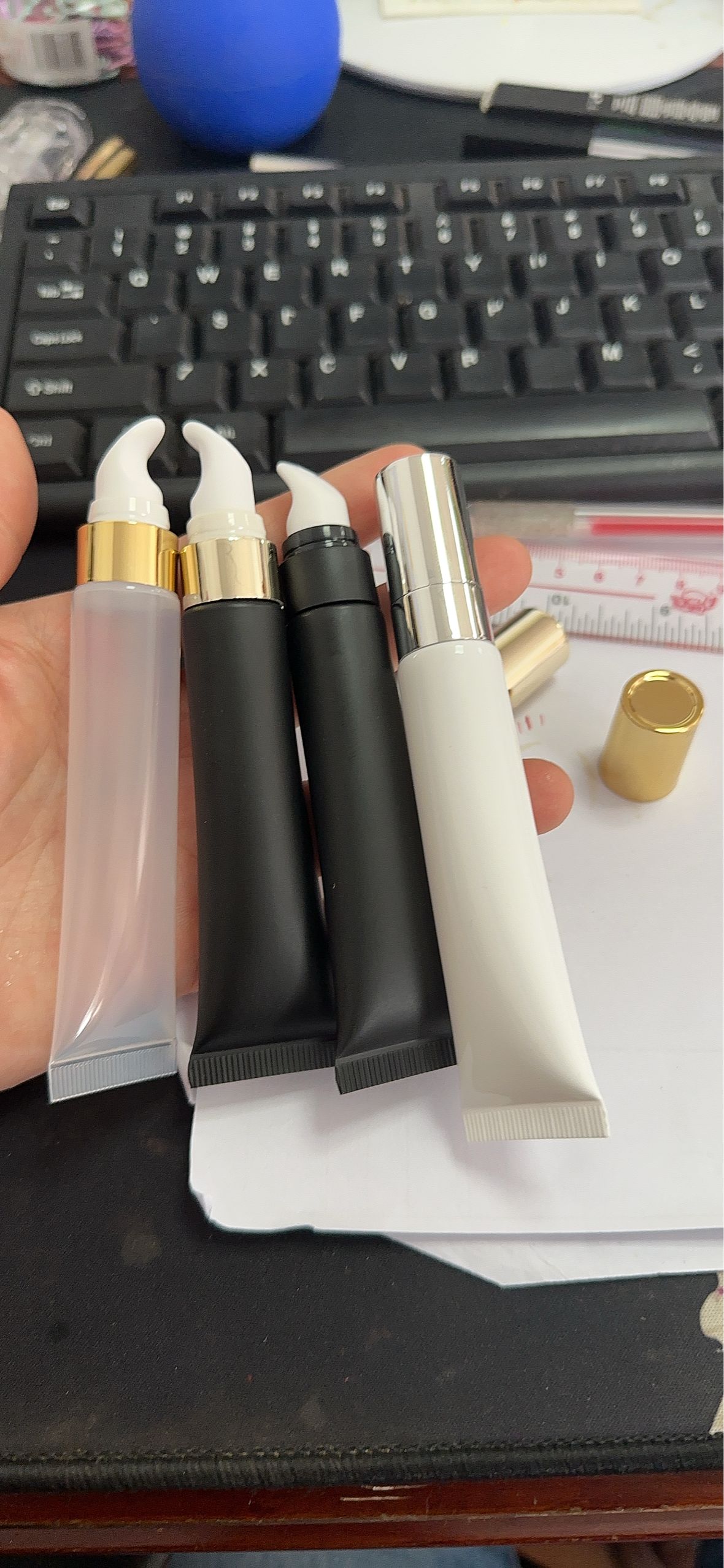 [ Your Private Label ]10g 15g 20g Eye Cream Tube Packaging Pink White Black Glossy Soft Lipgloss Squeeze Tube Packaging With Silver Gold Applicator