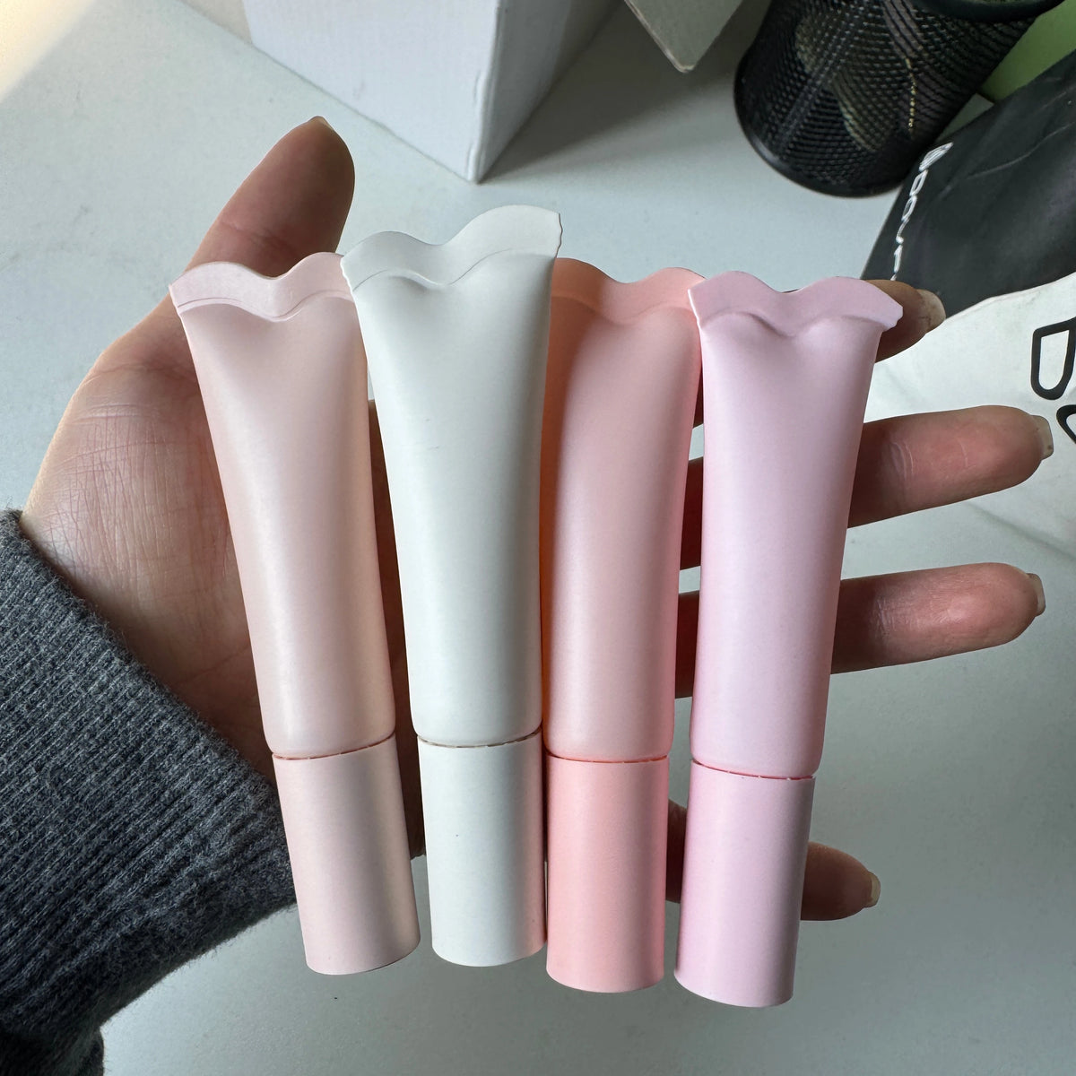 Wholesale Custom  Plastic Empty 14ml Lip Balm Lipgloss Lip Oil Tube Private Label  Cute Soft PE Empty Lip Gloss Squeeze Tube