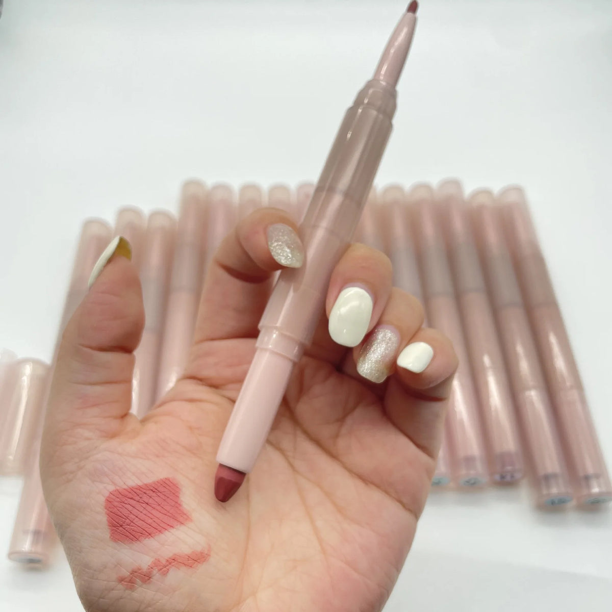 Wholesale Double Head Lip Liner 16 Colors 2 in 1 Matte Long Lasting Creamy Vegan Waterproof Lipliner Private Label
